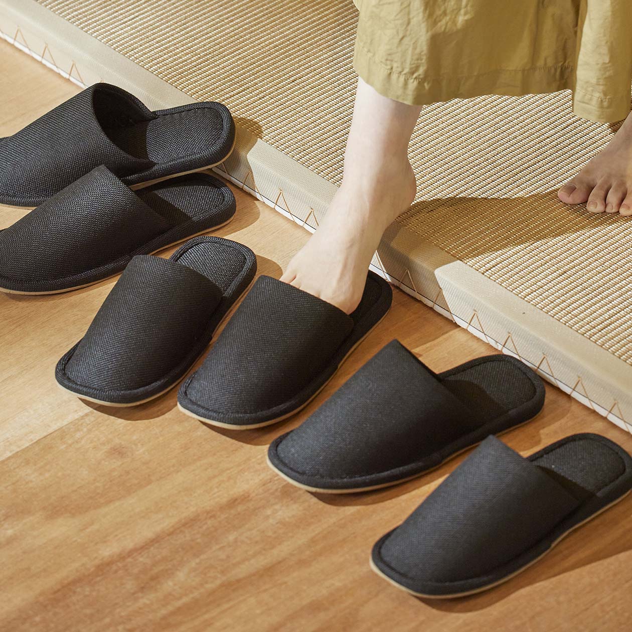 Mens Slippers Ergonomic House Shoes House Slippers Room Shoes