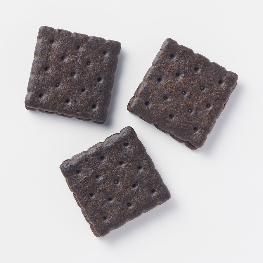 Salted Cocoa Cracker with Chocolate Cream