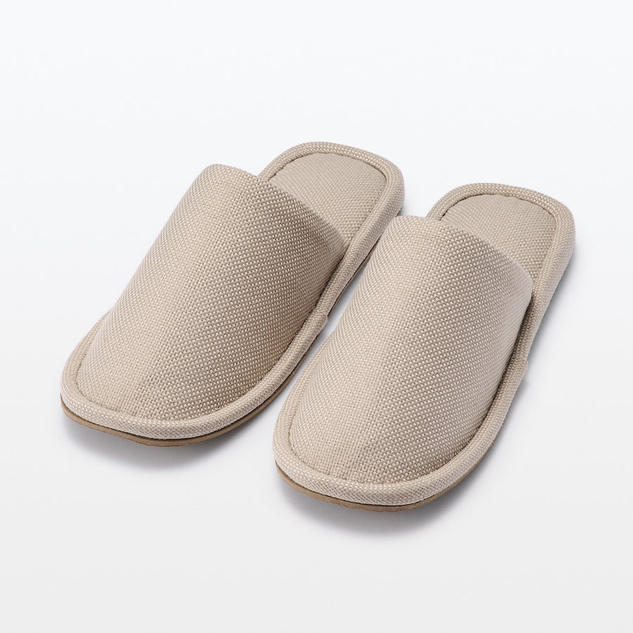 Slippers with no Left and Right