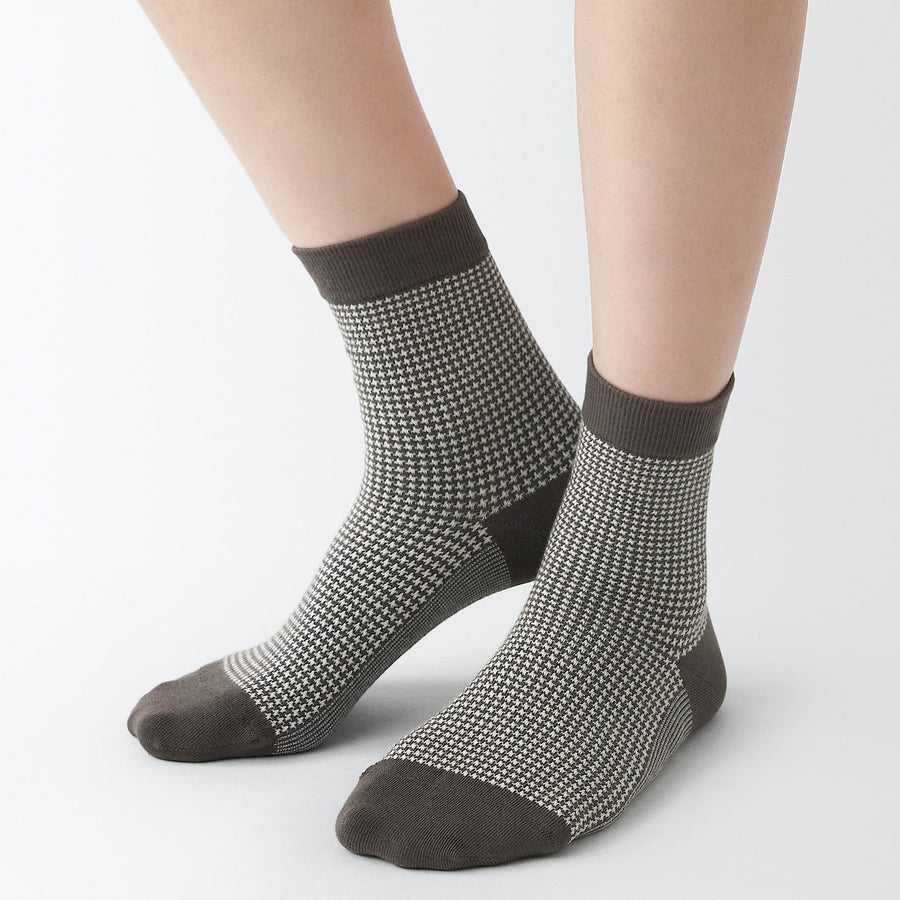 Right angle loose top short socksGray pattern21-23cm