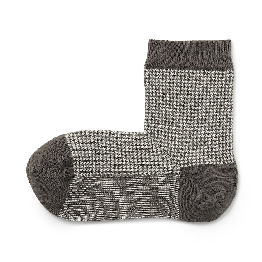 Right angle loose top short socksGray pattern21-23cm