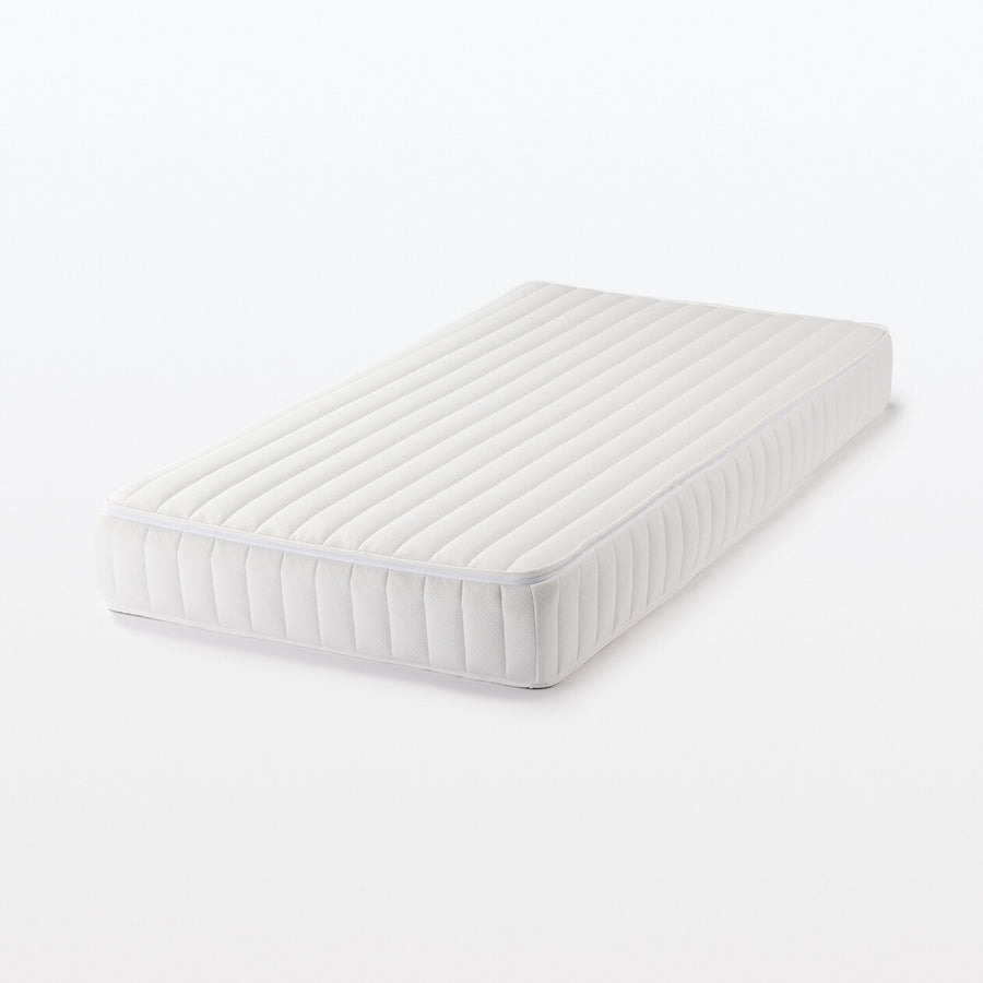 Easy-to-turn-over mattress High density pocket coil