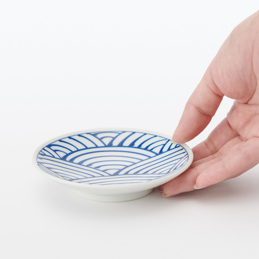 Hasami Ware Small Plate - Wave Large pattern Approx. dia. 10 cm