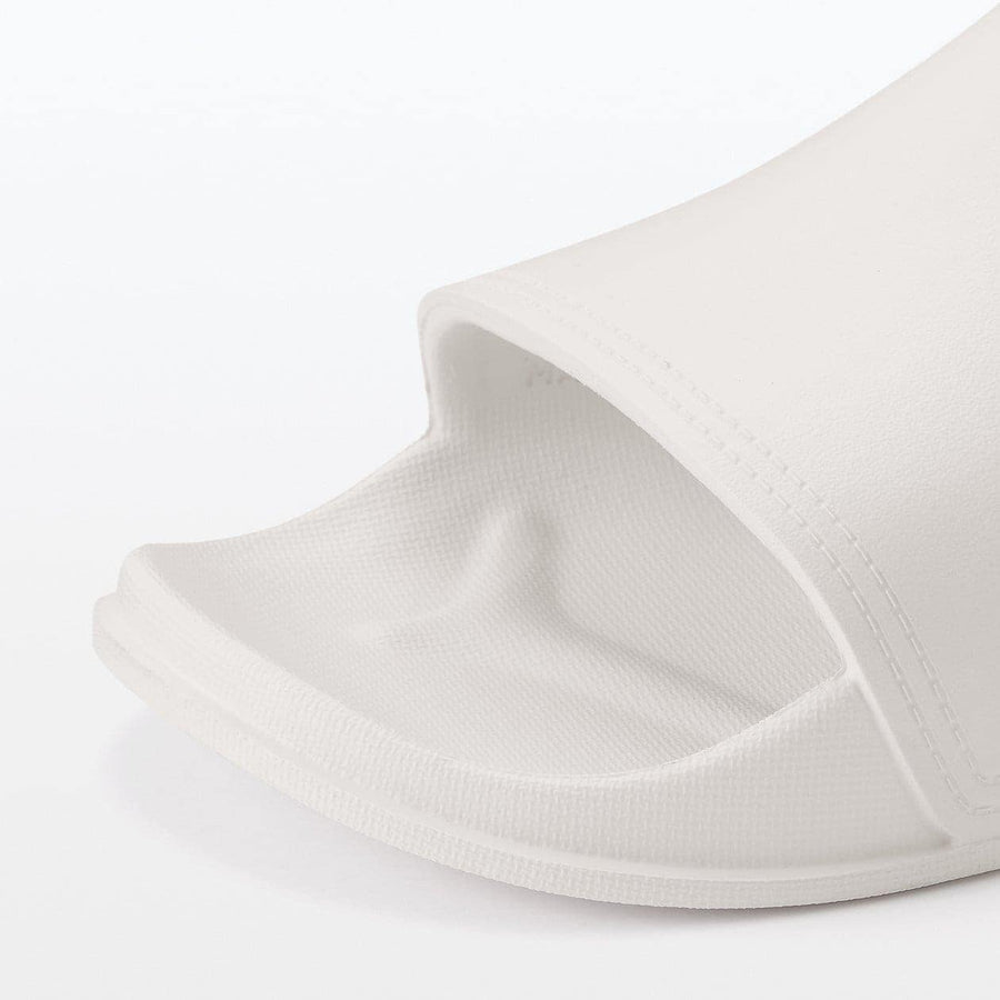 Foot shaped sandalsOff whiteXS