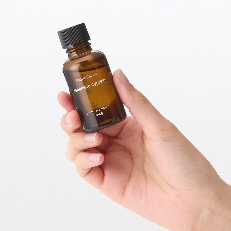 Essential oil Japanese cypress