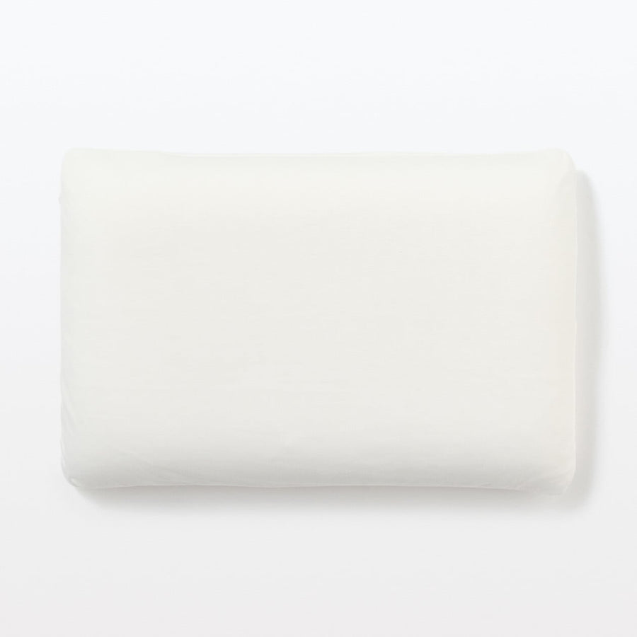 PILLOW WITH WASHABLE COVER