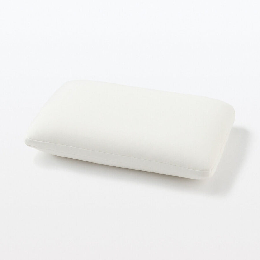 PILLOW WITH WASHABLE COVER