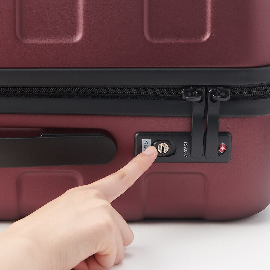 Hard Shell Suitcase - 36L (54cm)