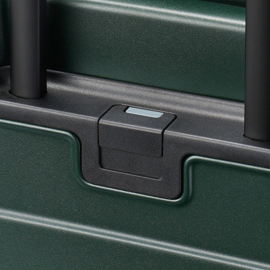 Hard Shell Suitcase - 36L (54cm)