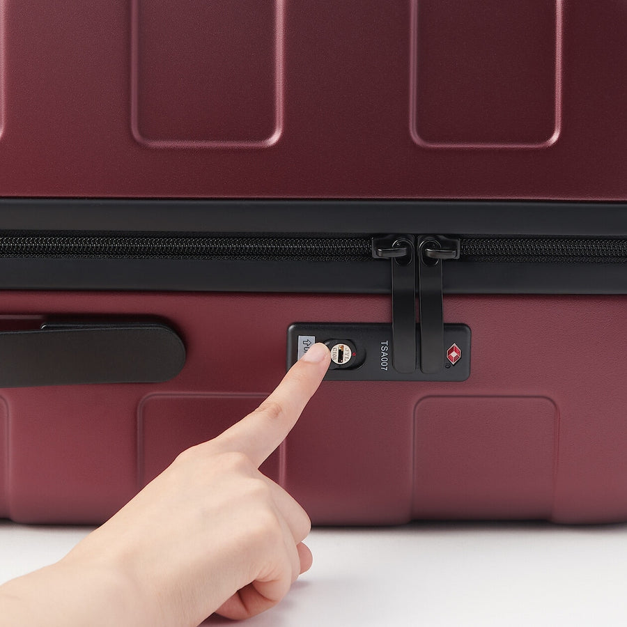 Hard Shell Suitcase - 75L (71.5cm)