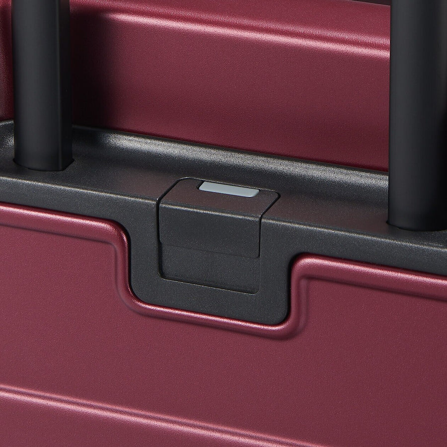 Hard Shell Suitcase - 75L (71.5cm)