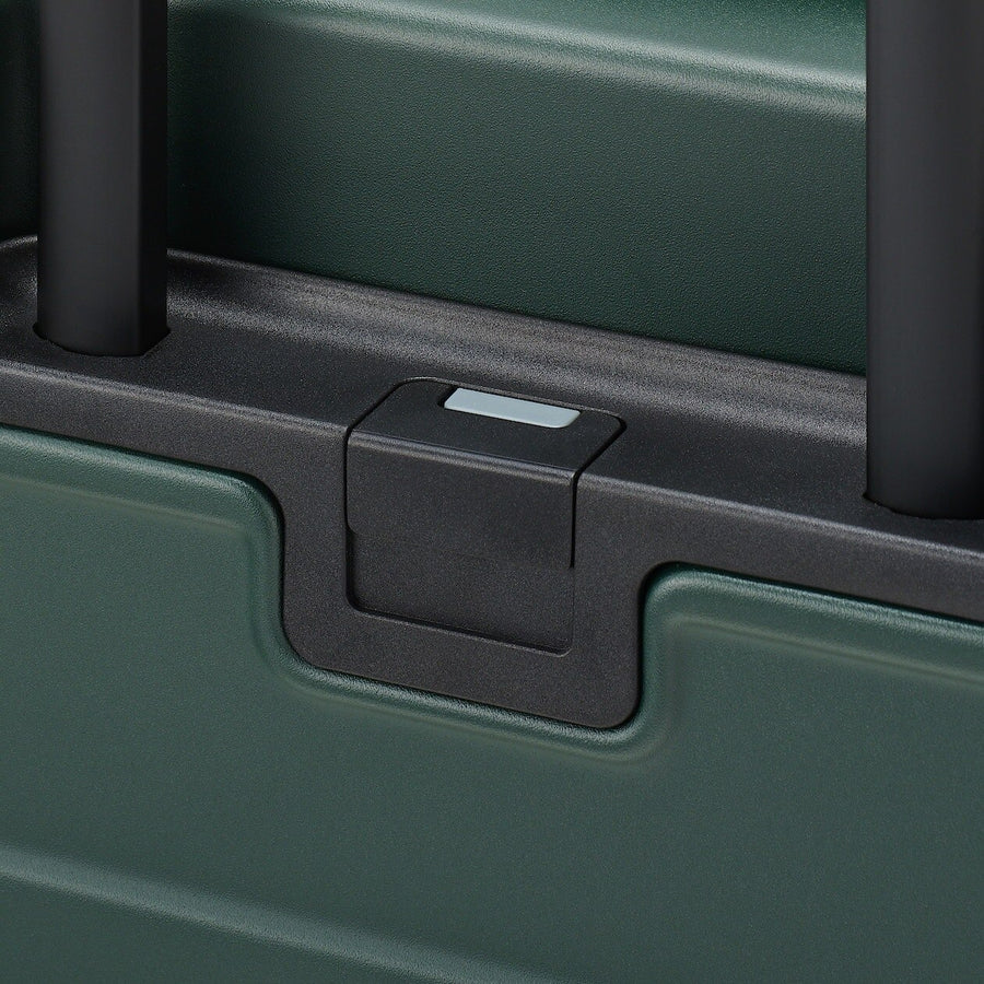 Hard Shell Suitcase - 75L (71.5cm)