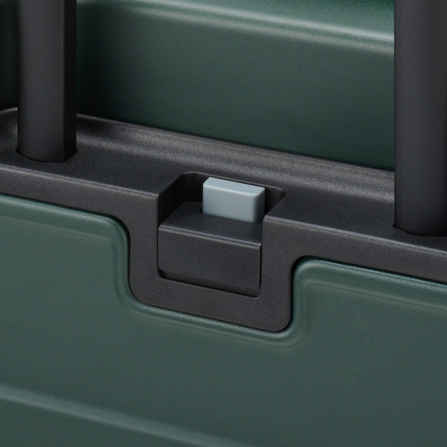 Hard Shell Suitcase - 75L (71.5cm)