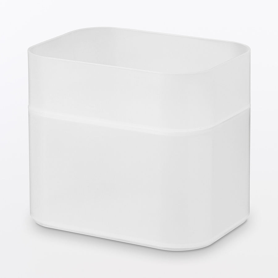 Polypropylene Makeup Box 1/2 Horizontal Half