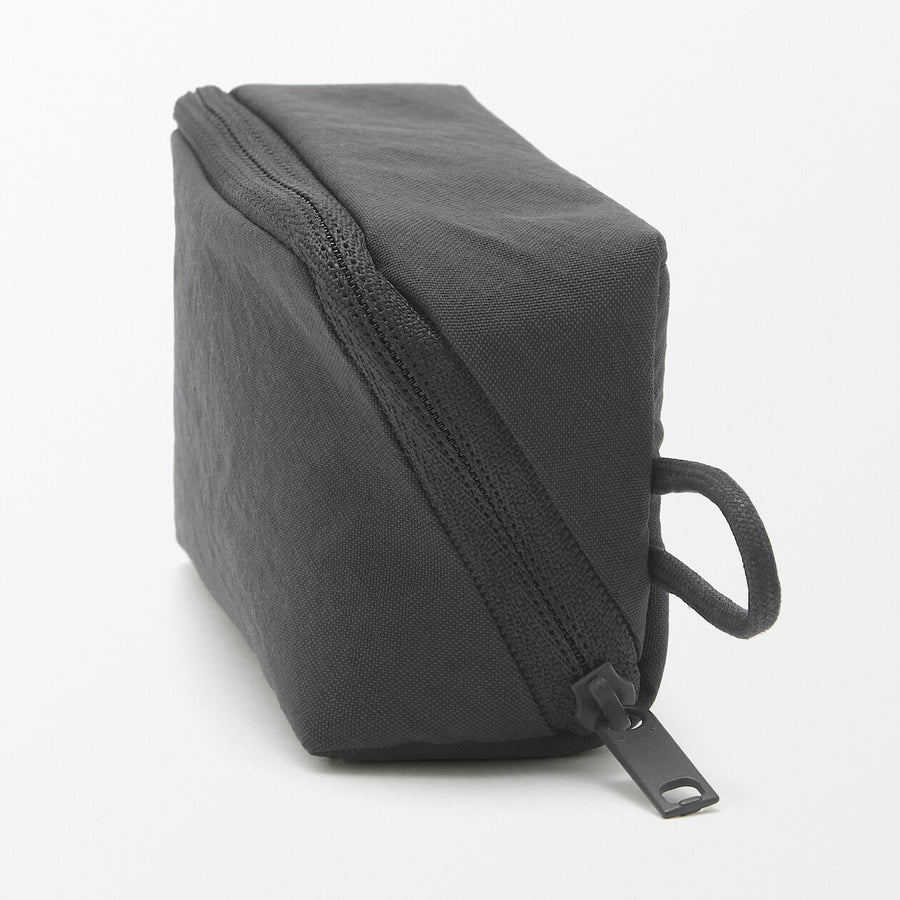 Wrinkled nylon Wide-opening pouch