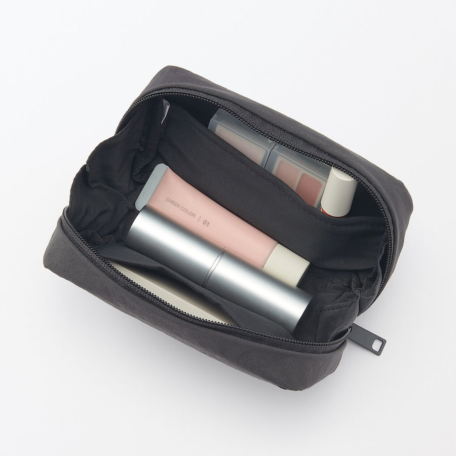 Wrinkled nylon Wide-opening pouch