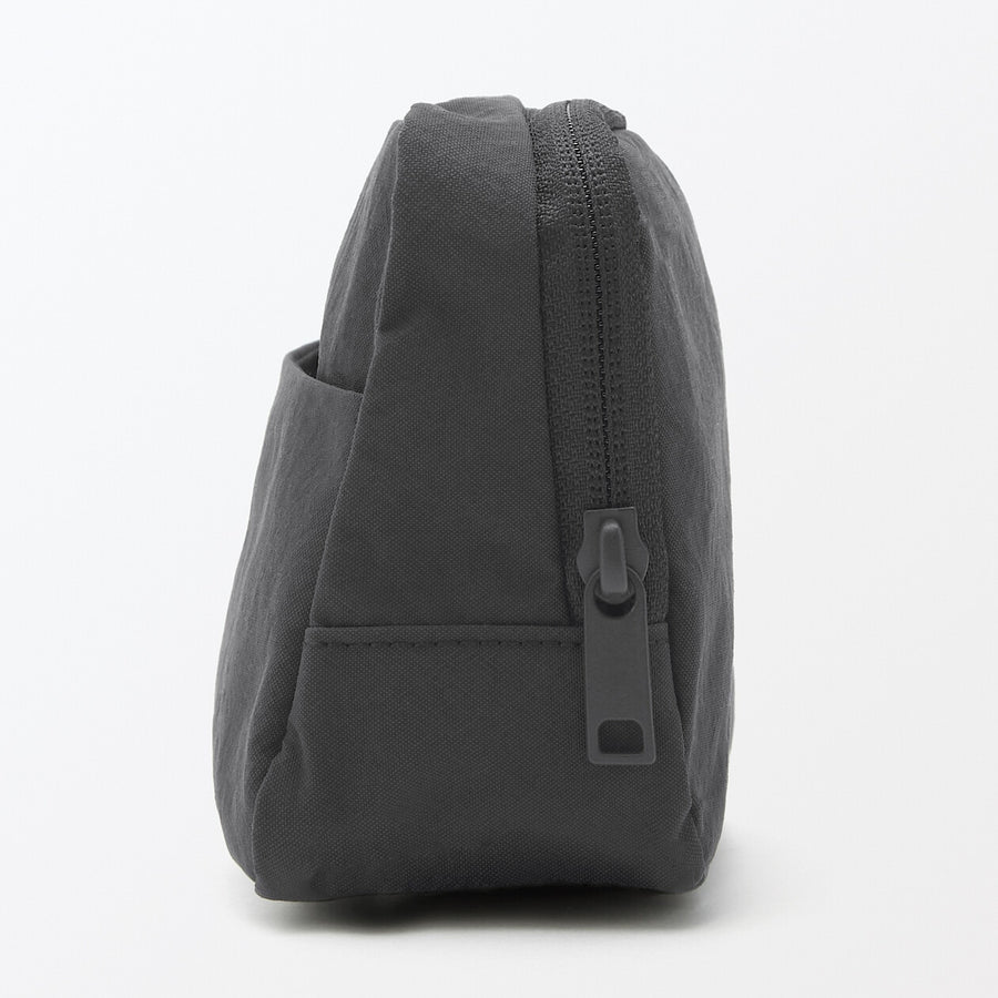 Wrinkled nylon Wide-opening pouch