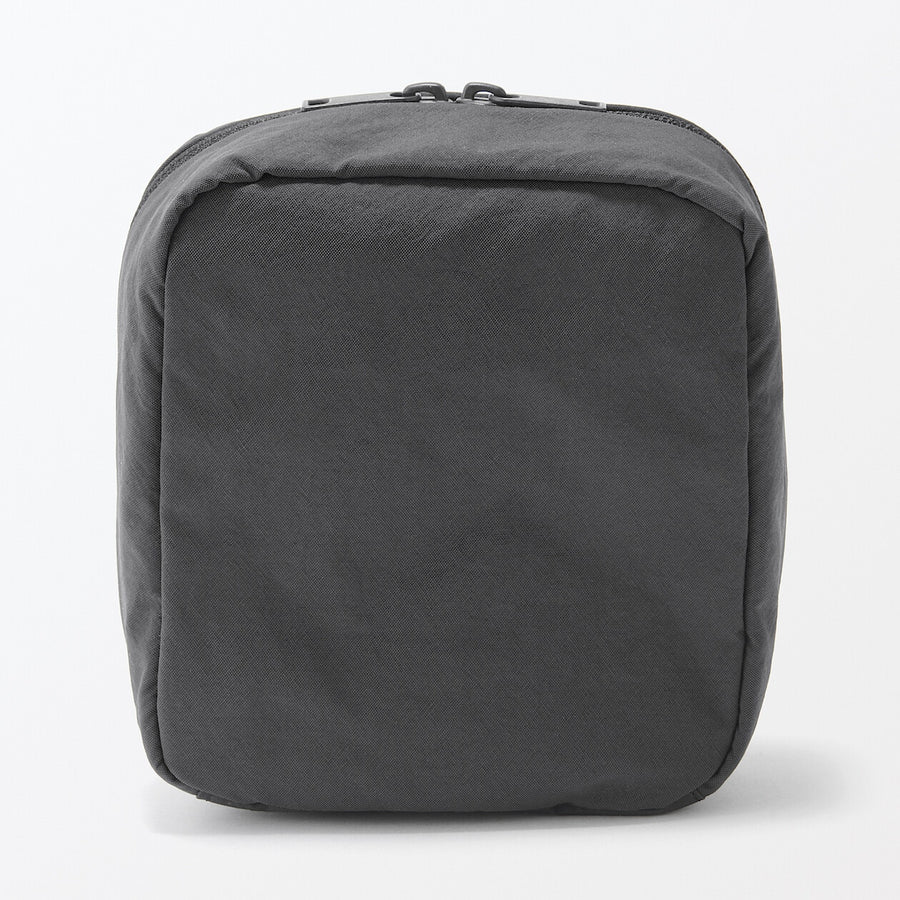 Wrinkled nylon Wide-opening square pouch