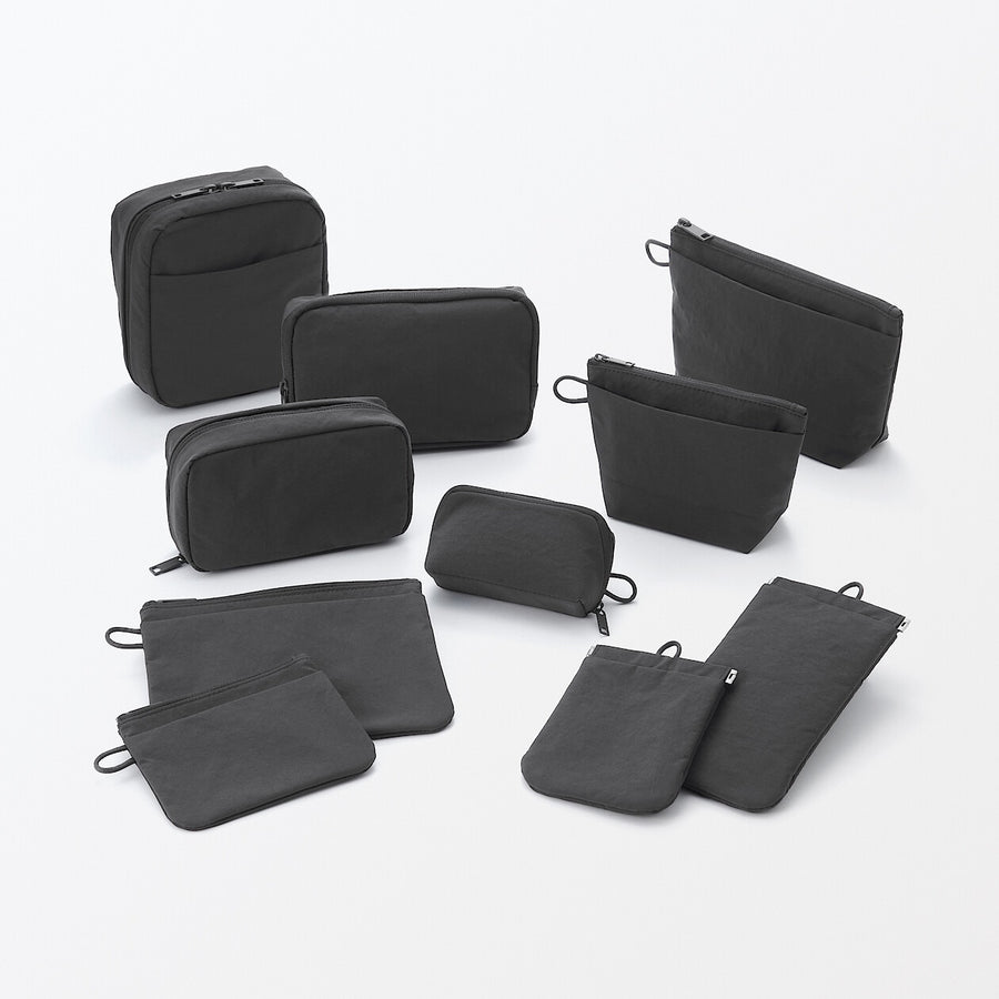 Wrinkled nylon Wide-opening square pouch