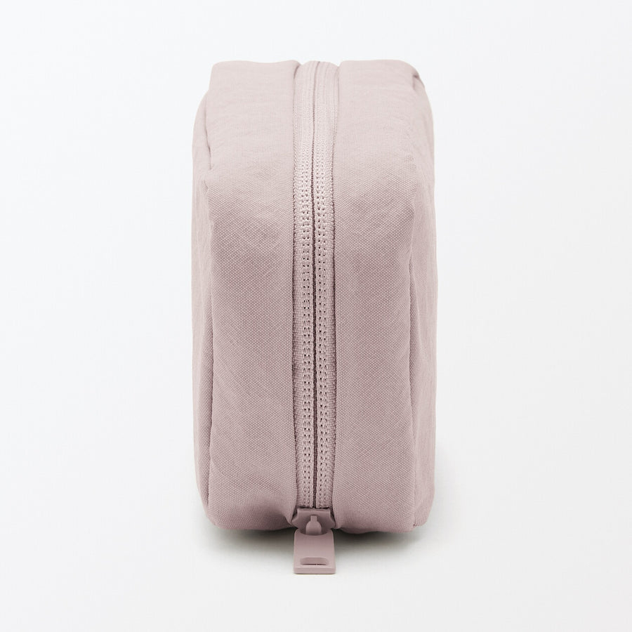 Wrinkled nylon Wide-opening pouch