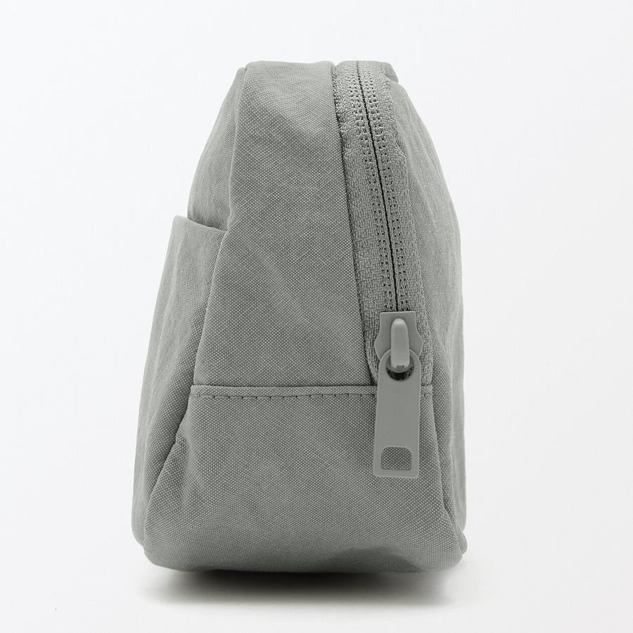 Wrinkled nylon Wide-opening pouch