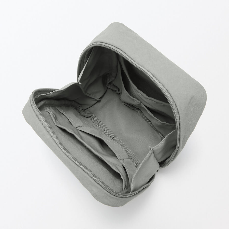 Wrinkled nylon Wide-opening square pouch