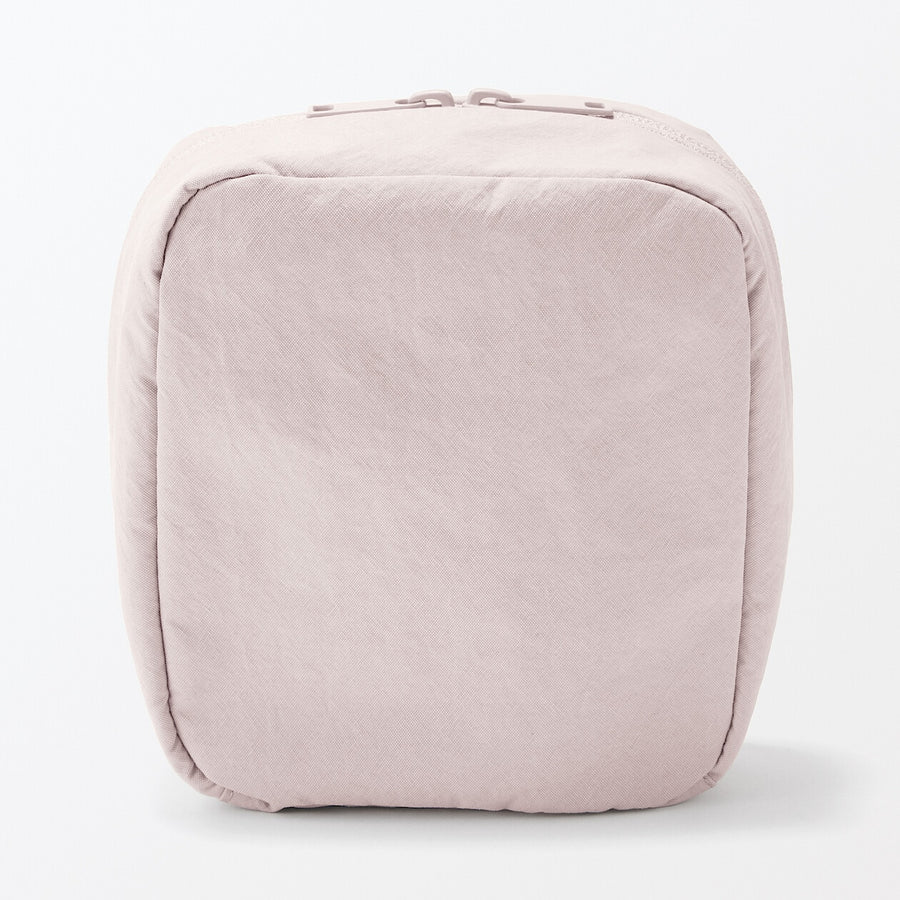 Wrinkled nylon Wide-opening square pouch