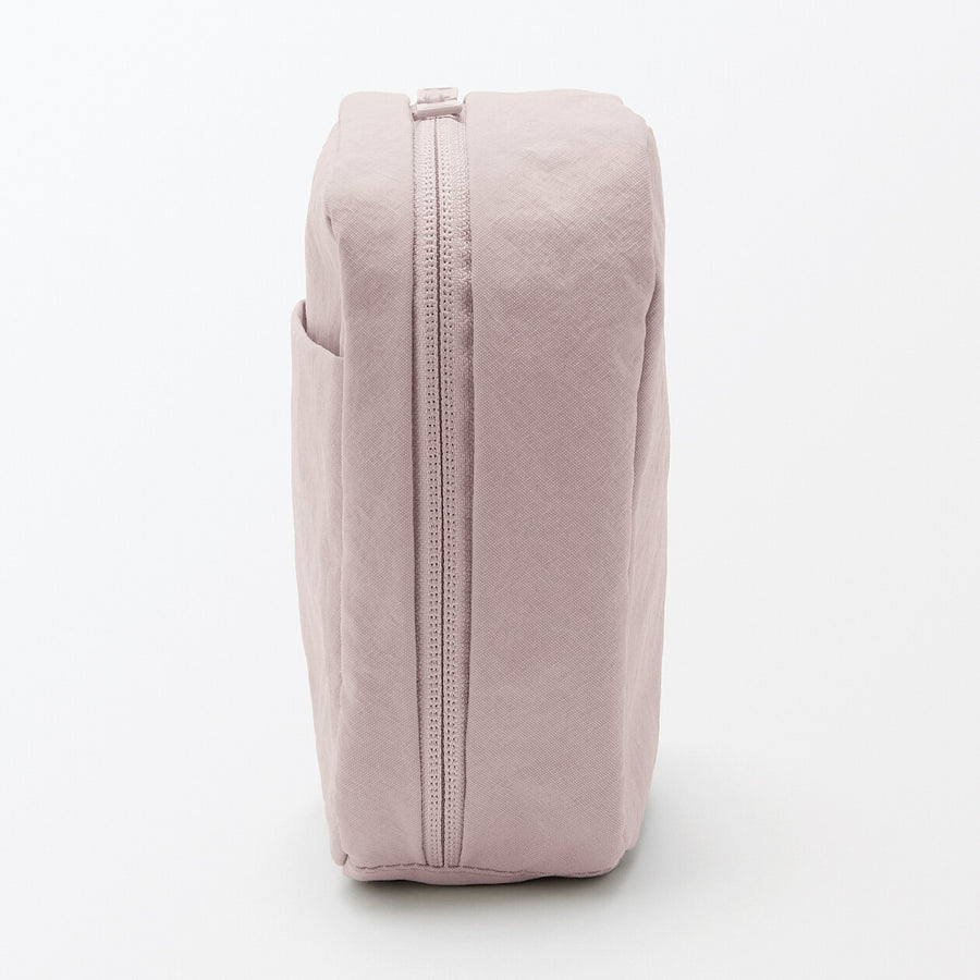 Wrinkled nylon Wide-opening square pouch