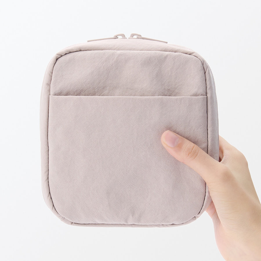 Wrinkled nylon Wide-opening square pouch