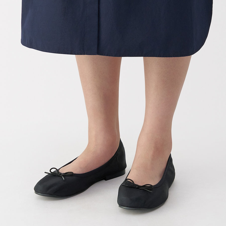 W's Water repellent ribbon ballet shoes Black22.5cm
