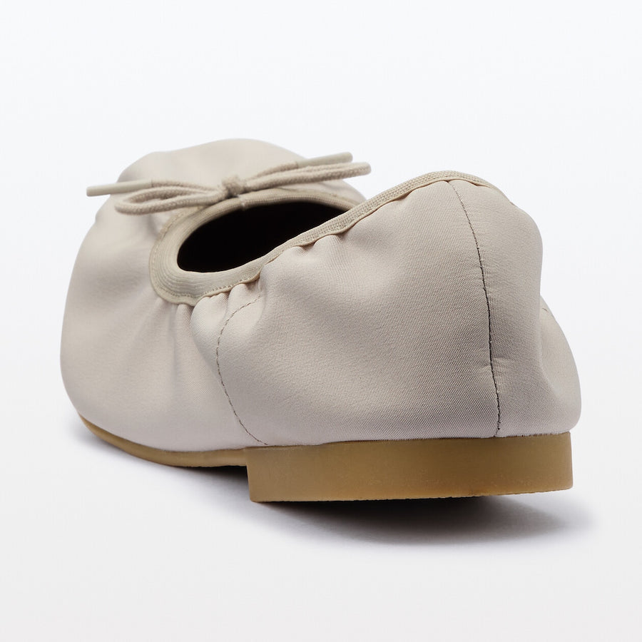 W's Water repellent ribbon ballet shoes Black22.5cm