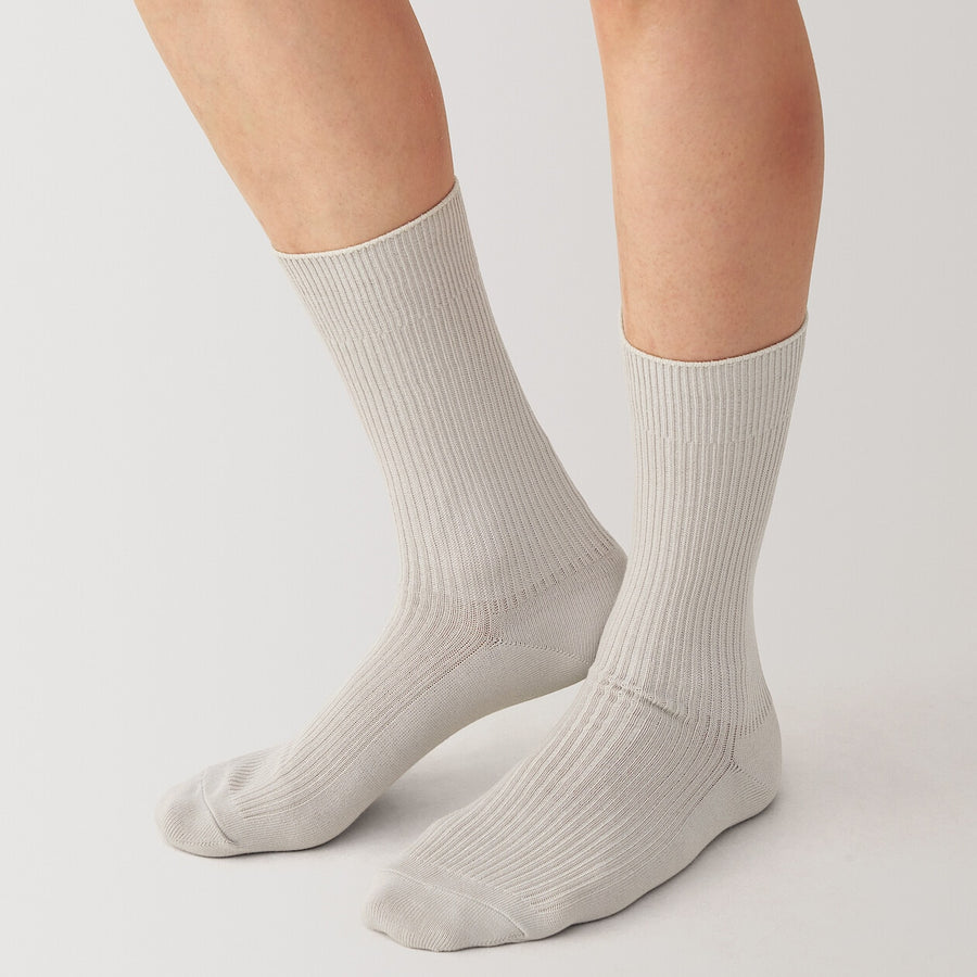 M's right angle ribbed socksOff White23-25cm (AU W 4-6 / M 4.5-6.5)