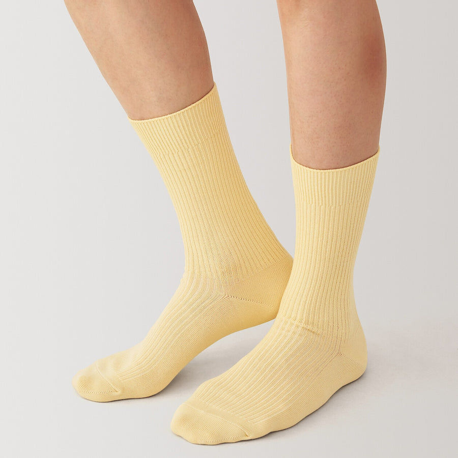M's right angle ribbed socksOff White23-25cm (AU W 4-6 / M 4.5-6.5)