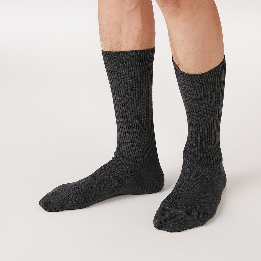 M's right angle ribbed socksOff White23-25cm (AU W 4-6 / M 4.5-6.5)