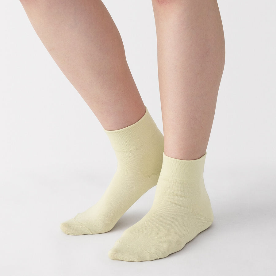 Right Angle Rayon Blend Loose Top Short Socks