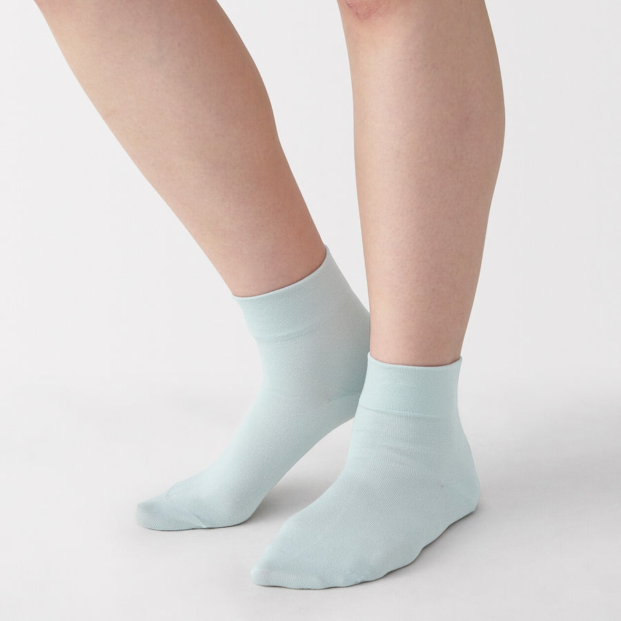 Right Angle Rayon Blend Loose Top Short Socks