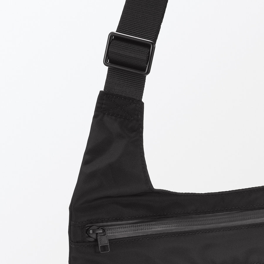 Nylon shoulder bag Black