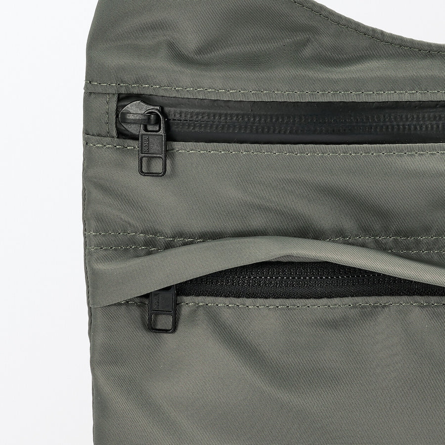 Nylon shoulder bag Black