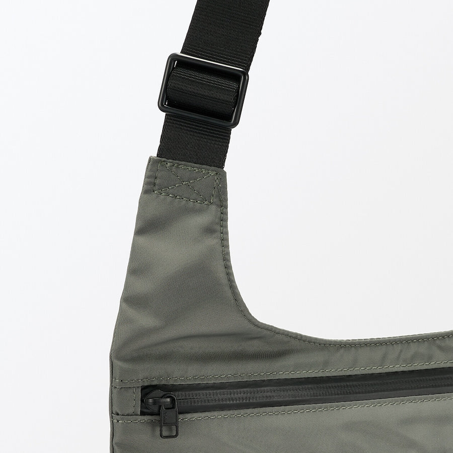 Nylon shoulder bag Black