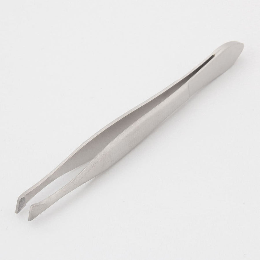 Tweezers