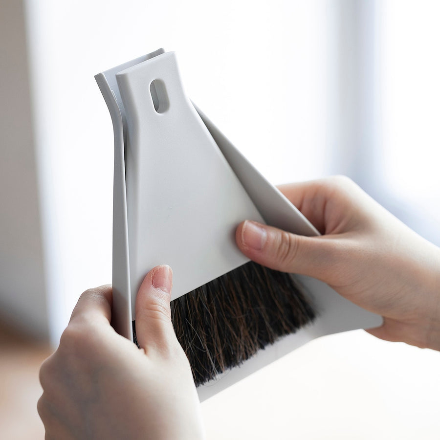 Desk Broom with Dustpan - MUJI Australia