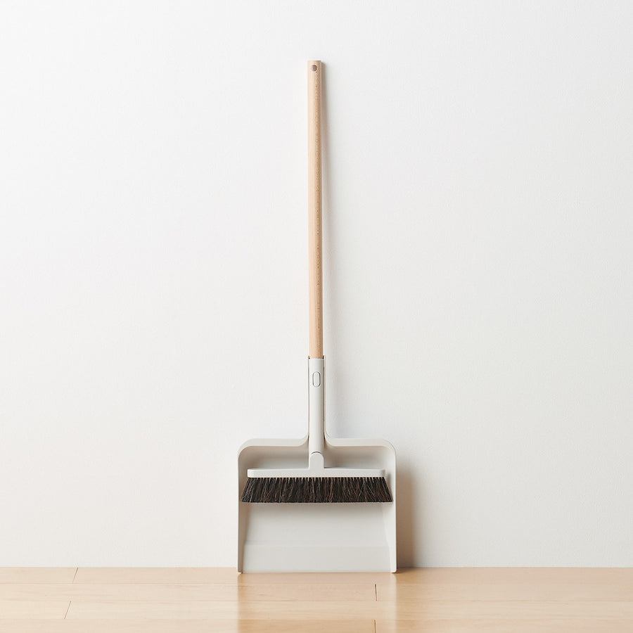 Cleaning System - Flat Dustpan - MUJI Australia